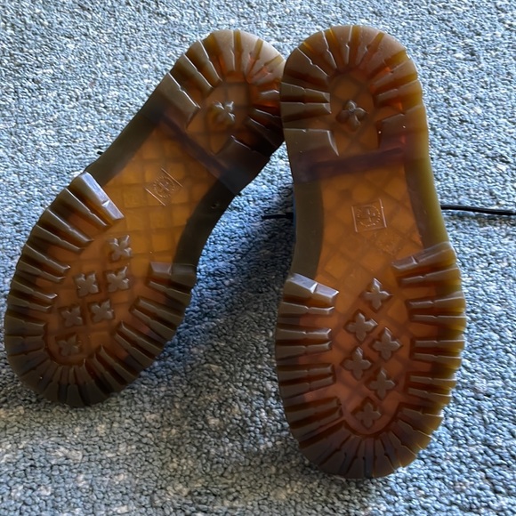 DR.MARTENS 1460 WOMEN'S SMOOTH LEATHER LACE UP BOOTS - Picture 8 of 9